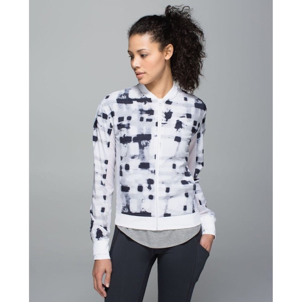 Lululemon Noir Jacket II Ghost Weave White Black White 4 EUC